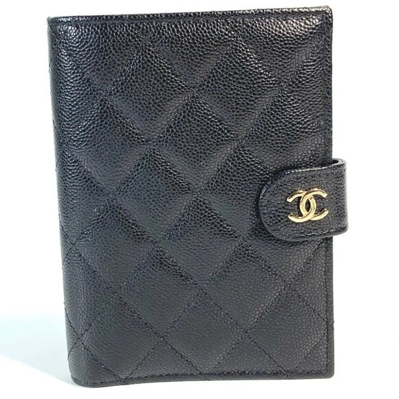 CHANEL AP3791 CC CC Mark Quilted Matelasse Logo Folded wallet case Unused - Picture 1 of 13